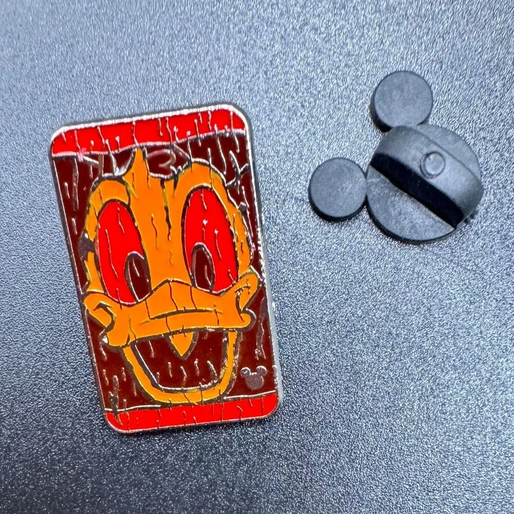 2014 Hidden Mickey Character Tiki Faces Donald Duck Disney Pin
